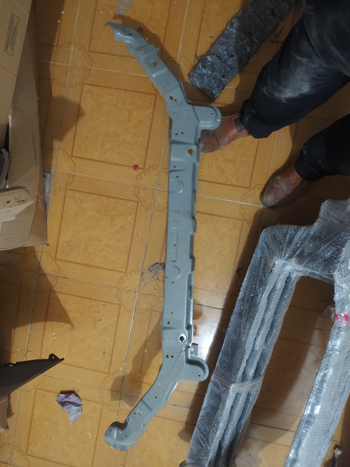 دیاق جاقفلی بالای رادیات با جا چراغی چپ و راست  لیفان ۶۲۰