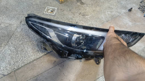 چراغ جلو اریزو 6 پرو استوک