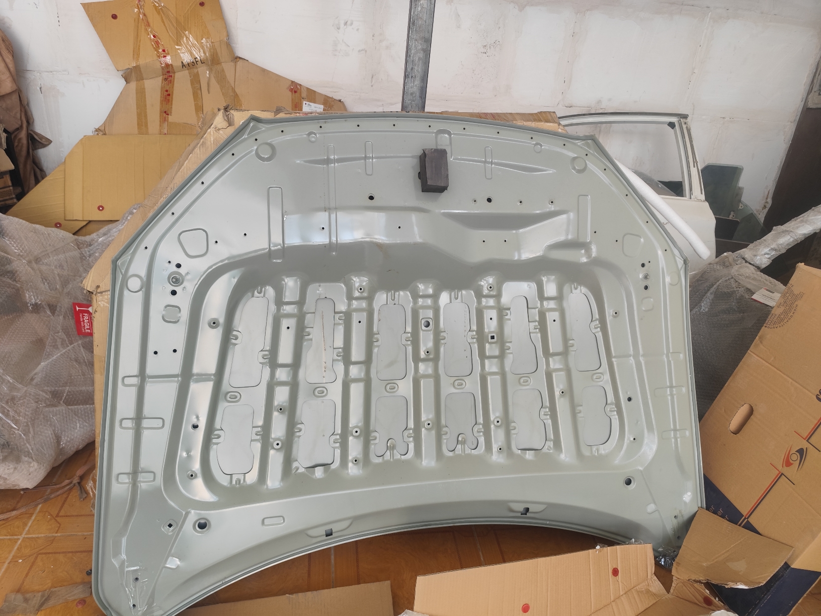 کاپوت لیفان 820 وارداتی