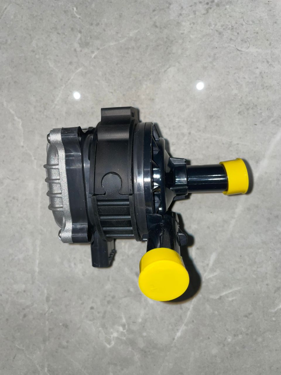 واتر پمپ اریزو ۵ شرکتی