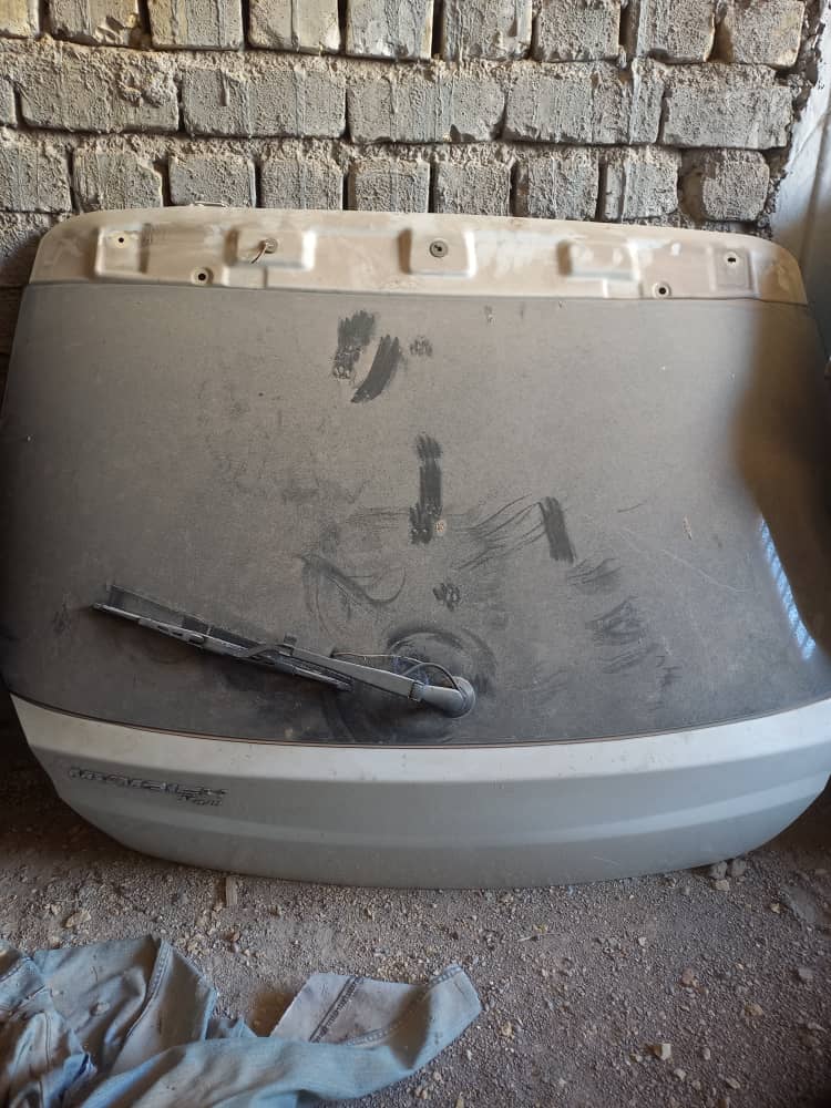 درب صندوق ۳۱۵ هاج بک سفید فابریک استوک با شیشه