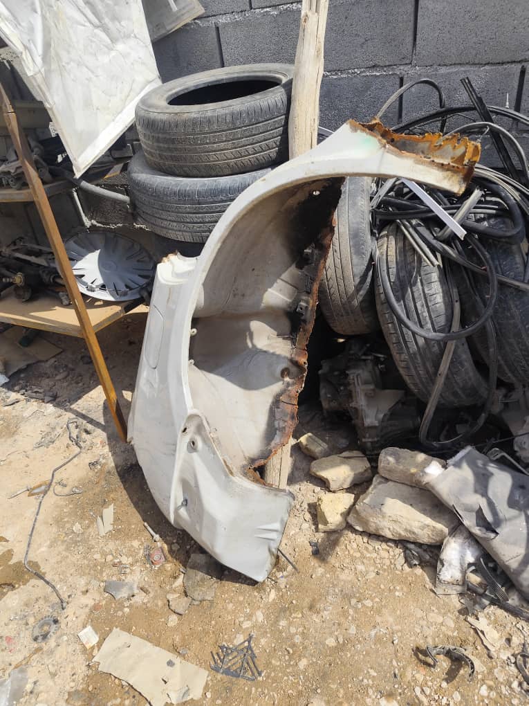 گلگیر عقب راست فابریک با پالونی و دوبل ایکس ۳۳ استوک (قدیم و نیو و اس)