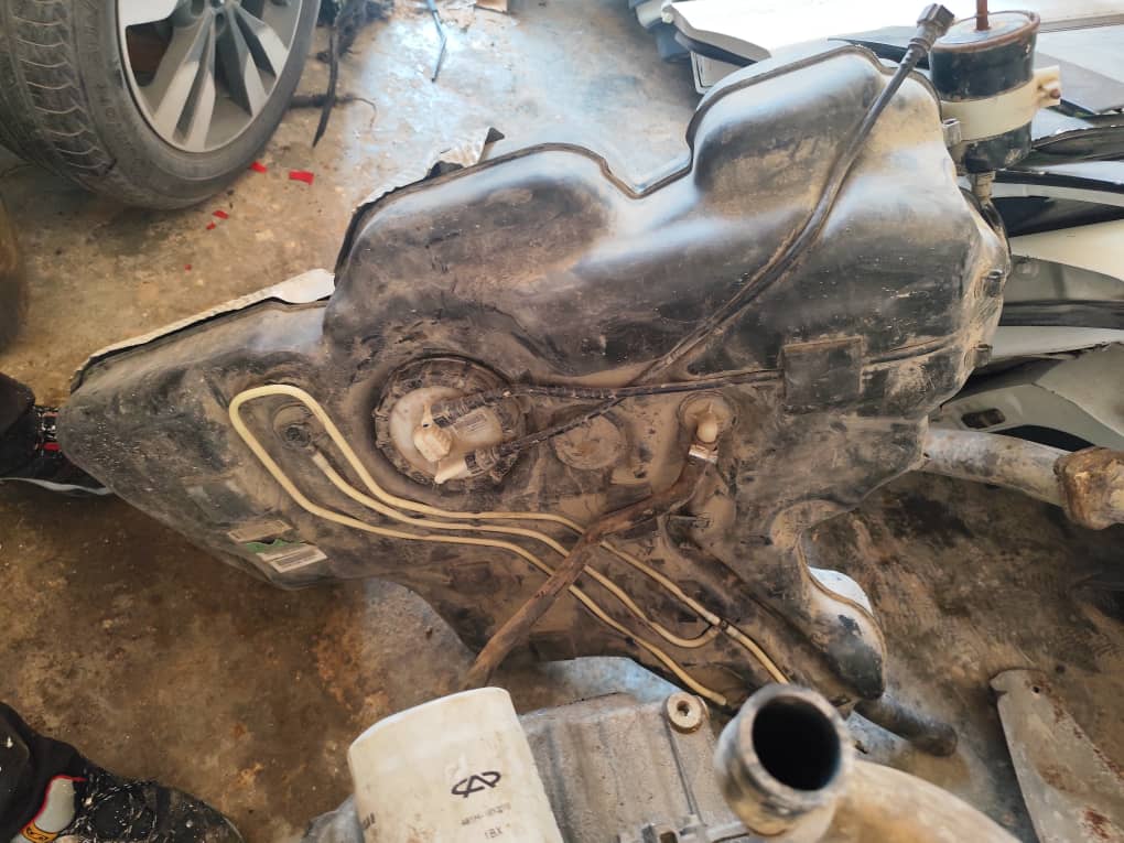 باک بنزین استوک ام وی ام ۳۱۵ نیو و قدیم