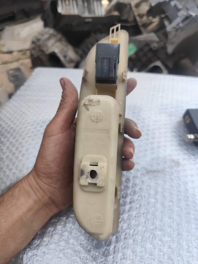 کلید شیشه بالابر با قاب ۳۱۵ استوک