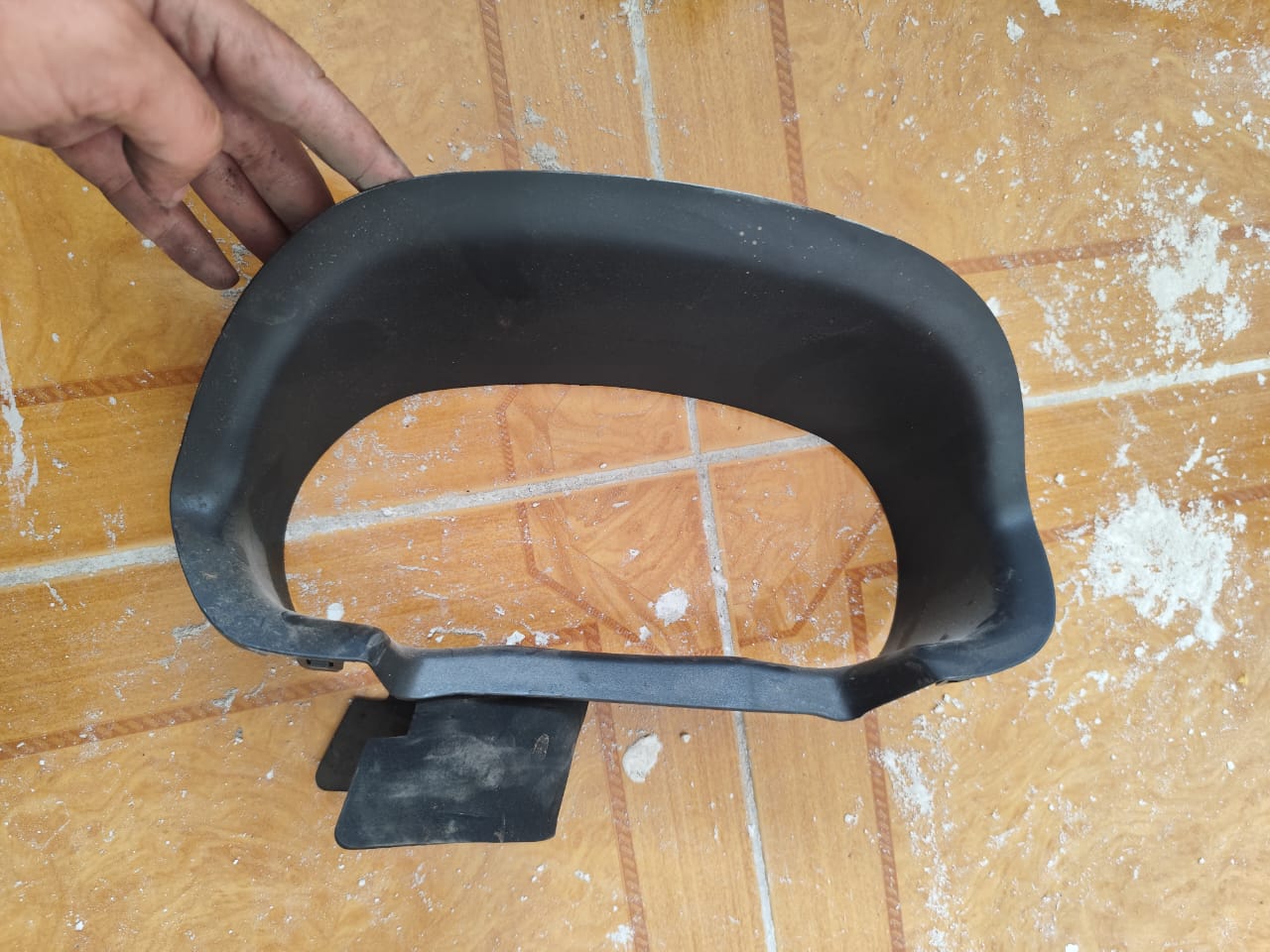 قاب دور صفحه کیلومتر ام وی ام ۵۵۰ استوک‌