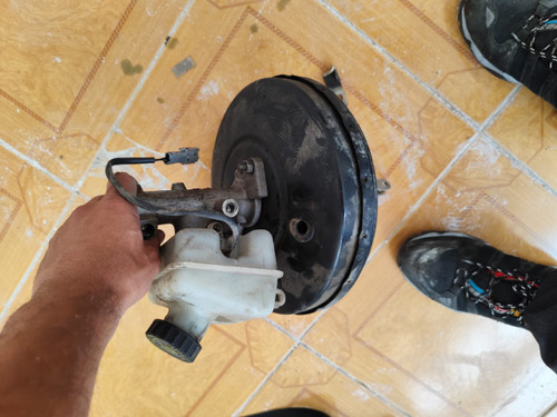 بوستر ترمز ام وی ام ۵۳۰ و ام وی ام ۵۵۰