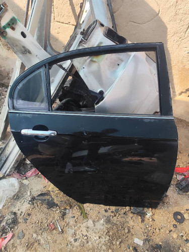 درب عقب راست لیفان ۶۲۰ رنگ مشکی فابریک استوک (درب لخت)