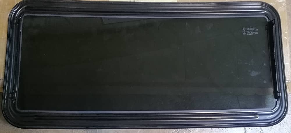 شیشه سانروف نو جیلی شاسی همراه نوار دور شیشه