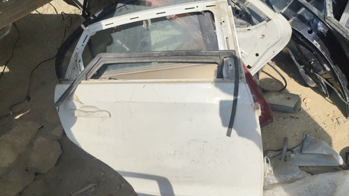 درب عقب راست ام وی ام ۳۱۵ هاج بک (استوک .نیاز به صافکاری دارد)