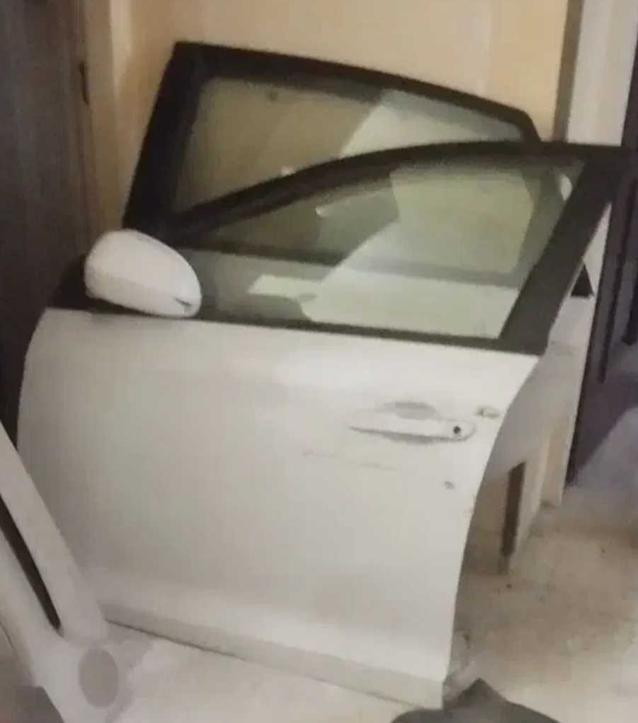 درب جلو راننده ام وی ام ۳۱۵ سفید اصلی فابریک (استوک)