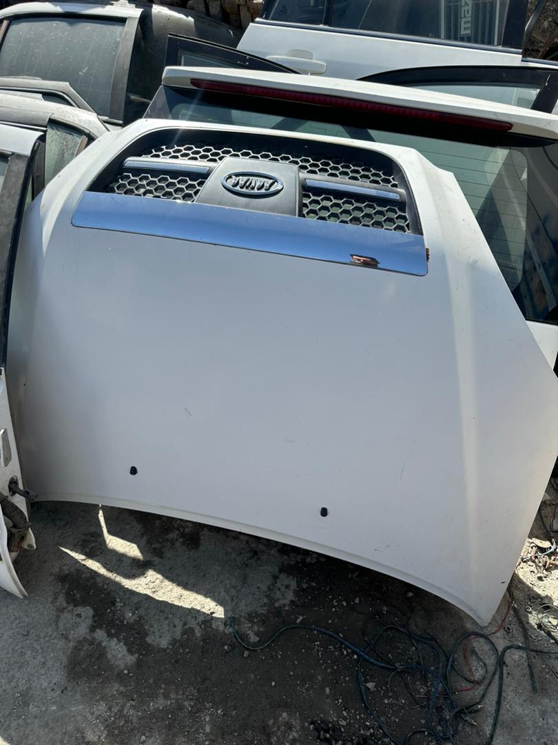 کاپوت ایکس ۳۳ قدیم سفید فابریک (استوک)