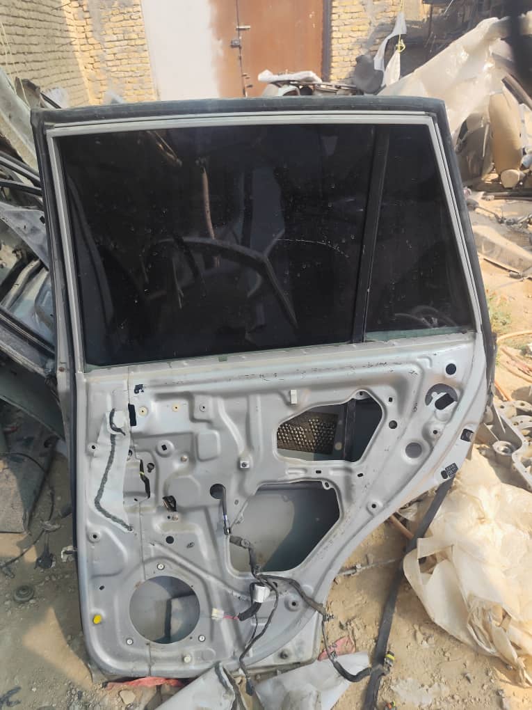 درب عقب راست ایکس ۳۳ قدیم و نیو ( استوک لخت )