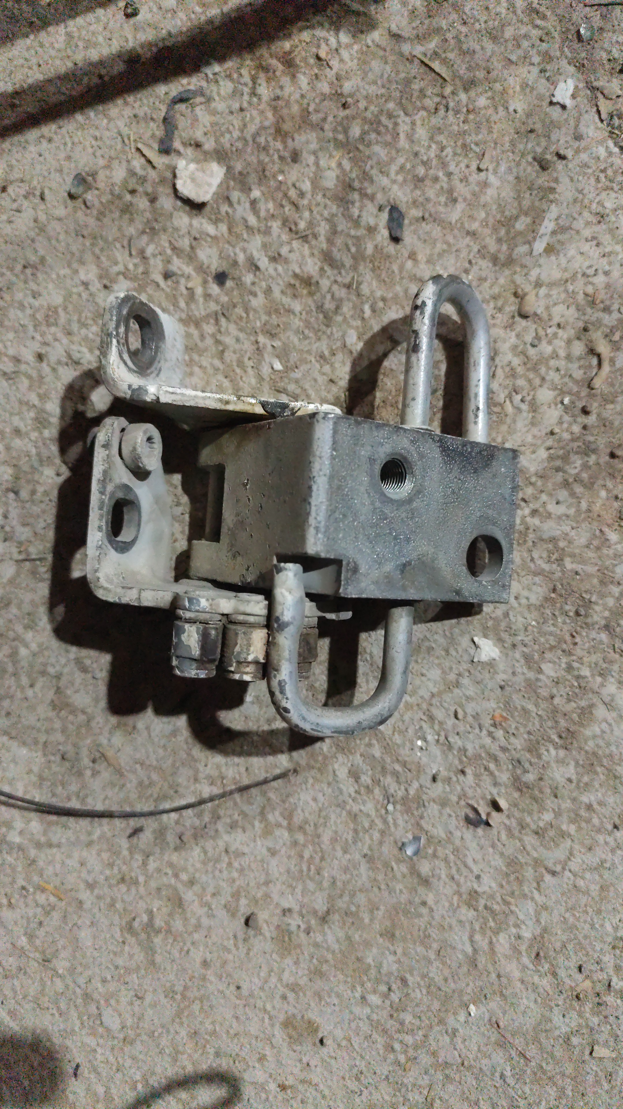 لولای درب جلو پایین ام وی ام ایکس ۲۲ و ام وی ام ۳۱۵(استوک)