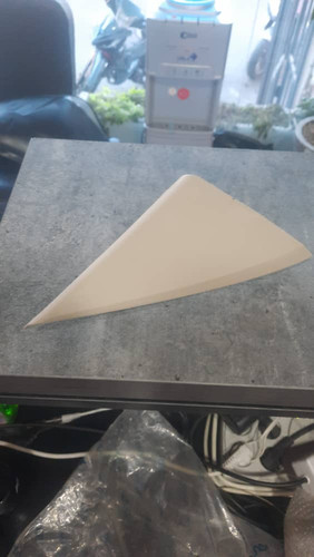 قاب مثلثی نو سمت شاگرد ایکس ۳۳ قدیم اصلی رنگ کرم