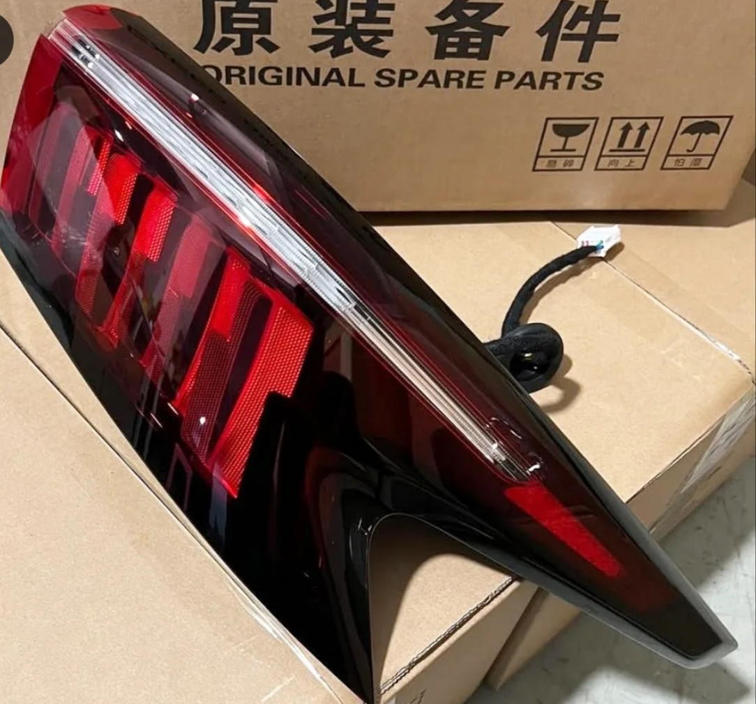 چراغ خطر روی گلگیر عقب فونیکس fx نو