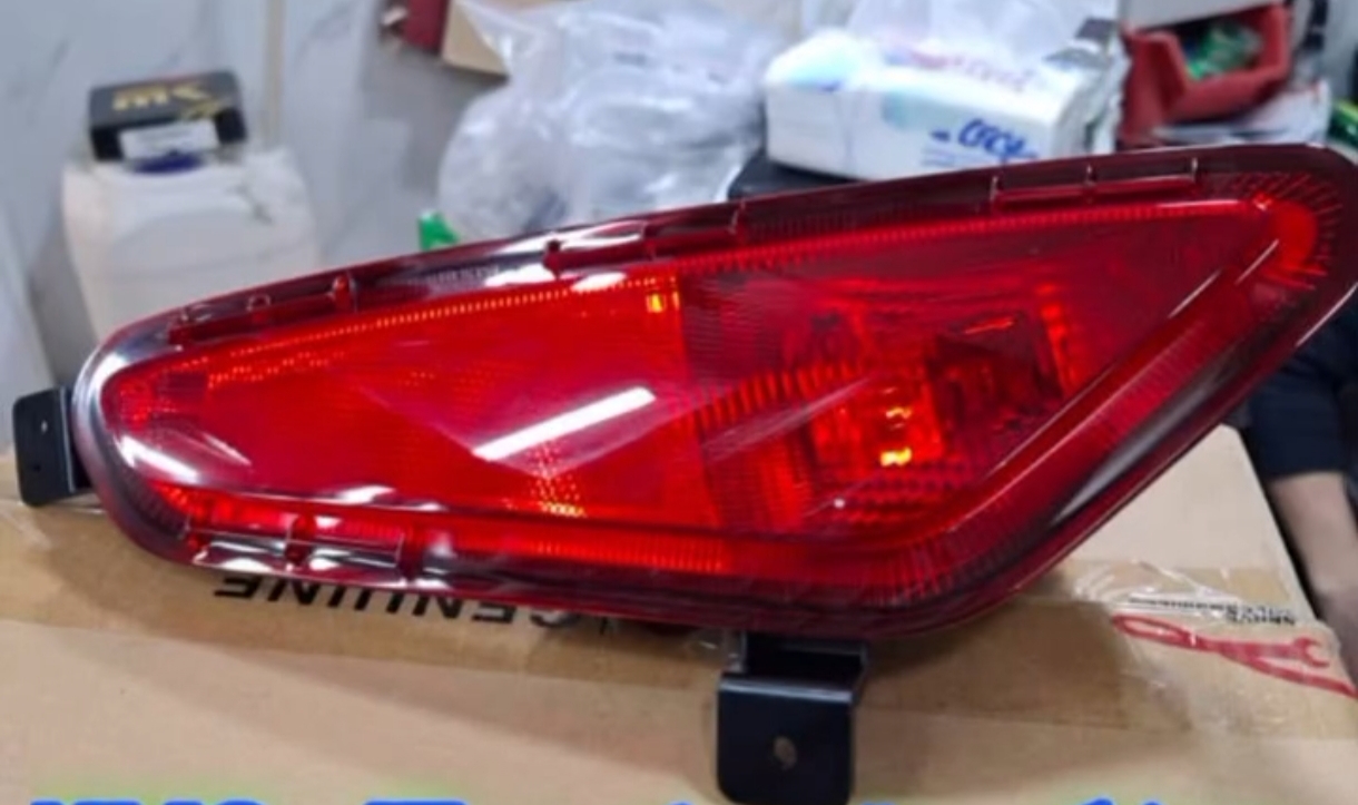 مه شکن عقب راست kmc j7