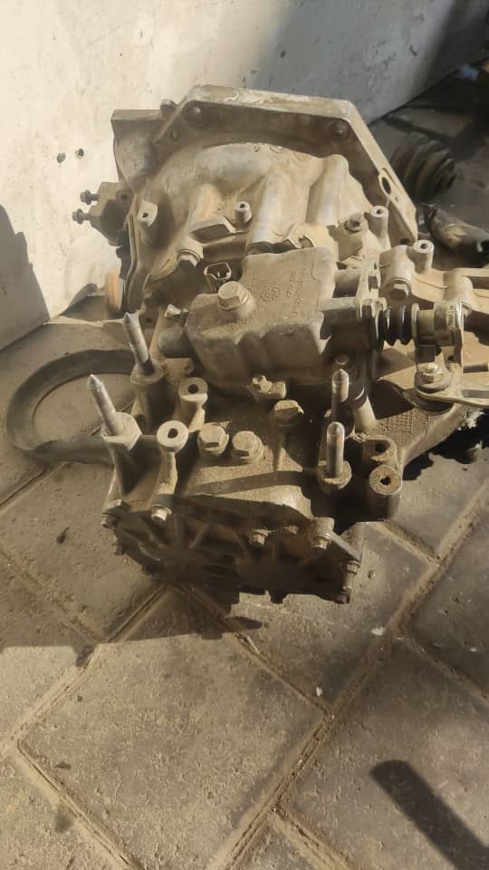 گیربکس ایکس ۳۳ دنده ( استوک  تحویل گیربکس خراب الزامی  )