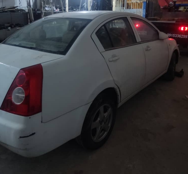 درب عقب راست ام وی ام ۵۳۰ و ۵۵۰( استوک . فابریک)