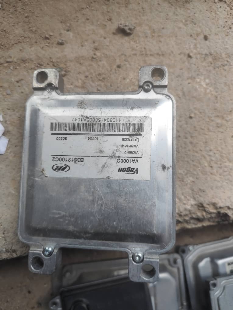 کامپیوتر (ایسیو ) داخل مربوط لیفان ۶۲۰ مدل ۱۶۰۰(استوک)