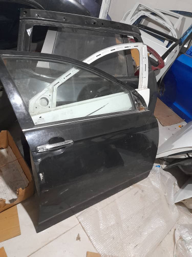 درب جلو شاگرد لیفان ۶۲۰(استوک ـ لخت )