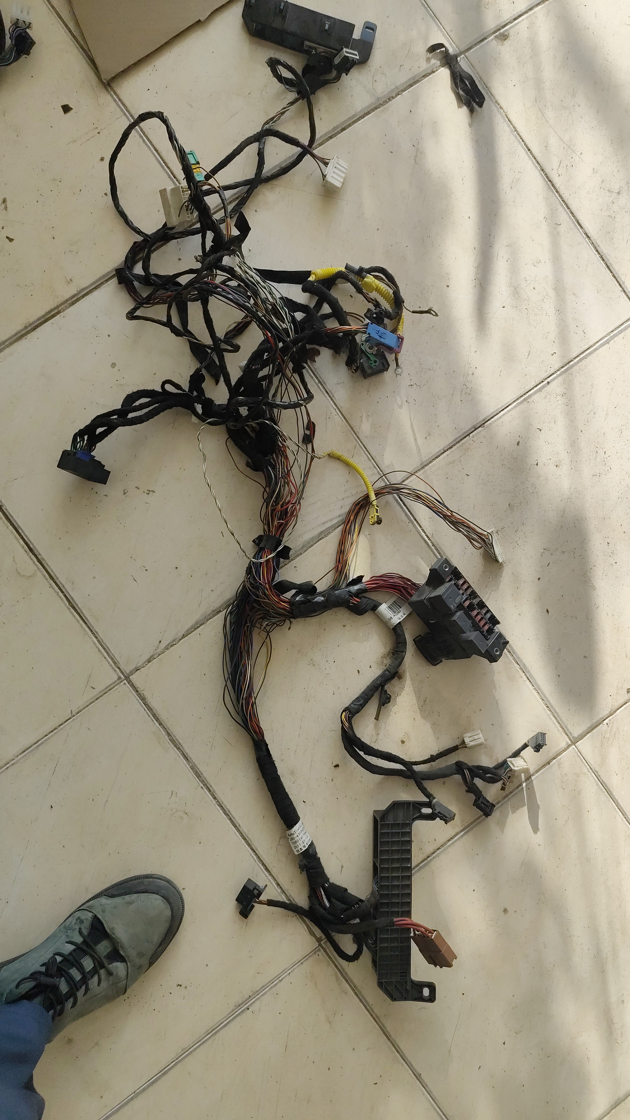 سیم کشی داخل داشبورد اریزو 5 کد فنی j60_4303030EA(استوک)