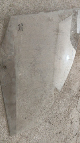 شیشه درب جلو راست (شاگرد) لیفان ۵۲۰ (استوک)