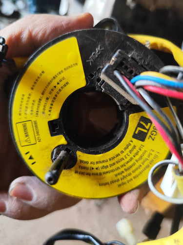 نوار ایربگ یا نوار فرمان یا همان نوار بوق ام وی ام ۵۳۰ و ۵۵۰(استوک)