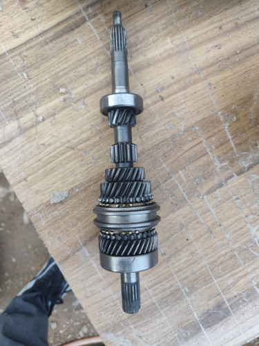 شافت ورودی گیربکس ۱۱۰ قدیم (استوک و لخت بدون دنده و کشویی)