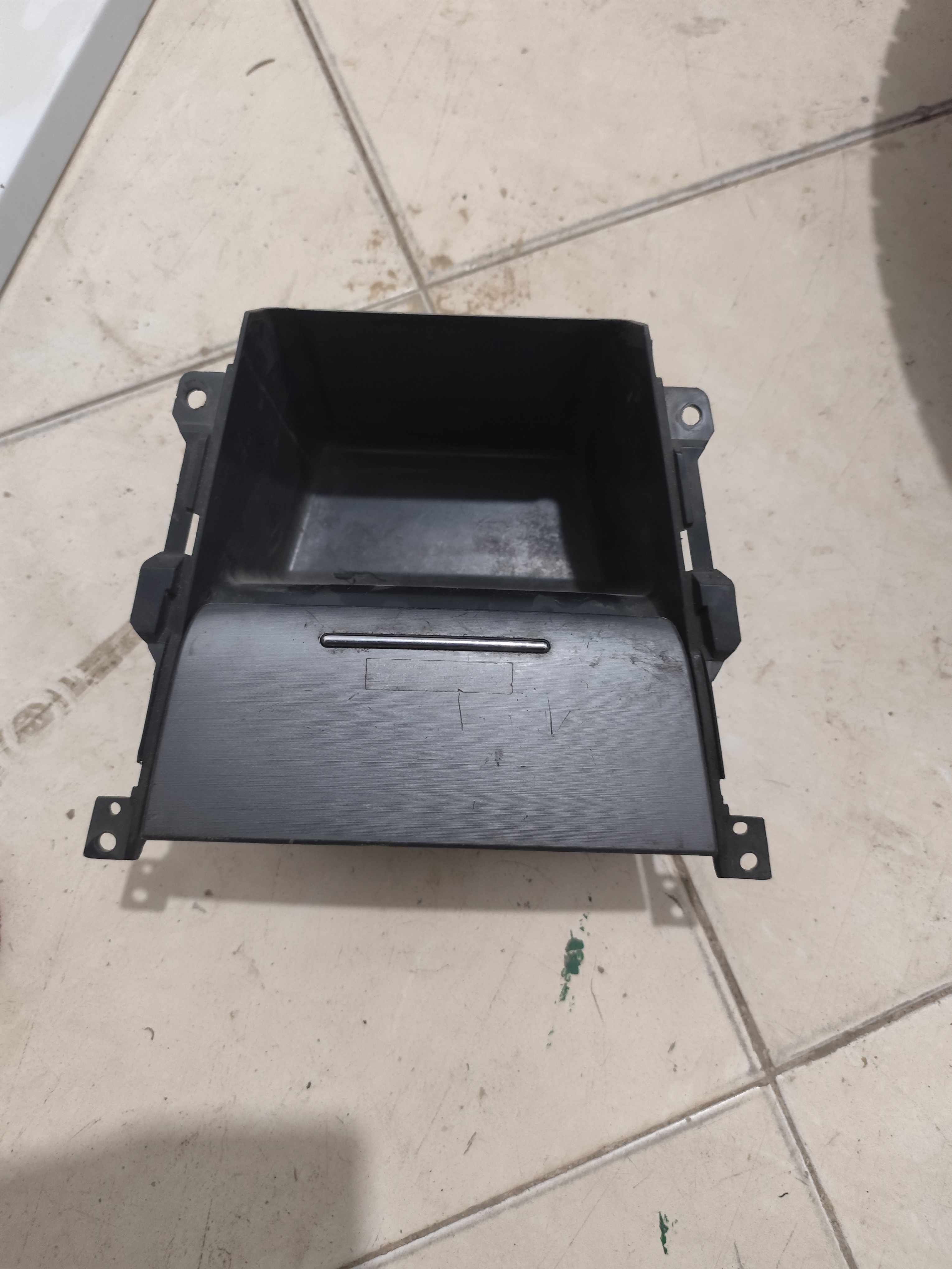 قاب جا فندکی جلو داشبورد ایکس ۳۳ نیو و اس (استوک)