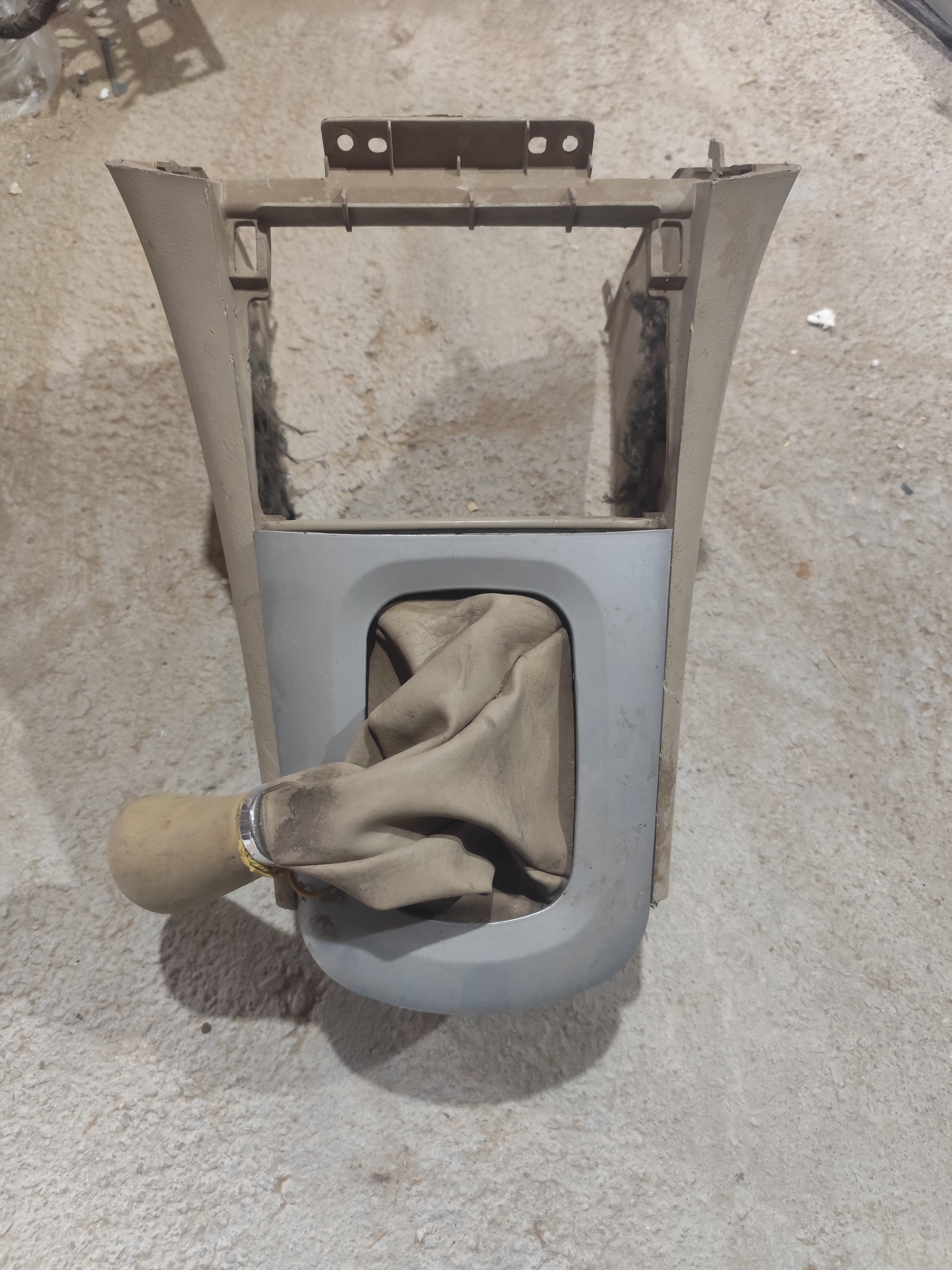 کنسول جلو (قسمت دنده) ام وی ام ایکس ۳۳ قدیم (استوک)