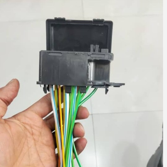 جعبه فیوز پیکان