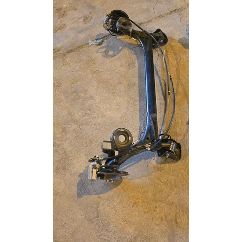 اکسل عقب برلیانس 320,330